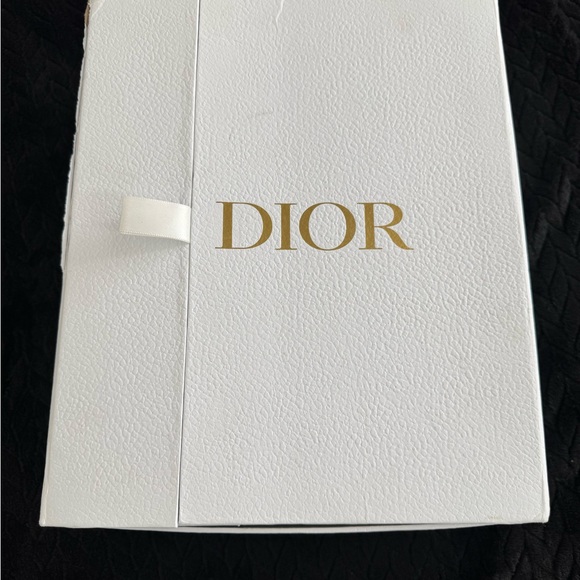 Dior Medium Lady Bag in Stone Gray - Picture 10 of 12